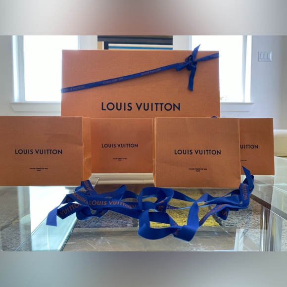 Authentic LV Paper Shopping Bags, Box w/ LV tissue paper & Ribbons - Picture 5 of 9